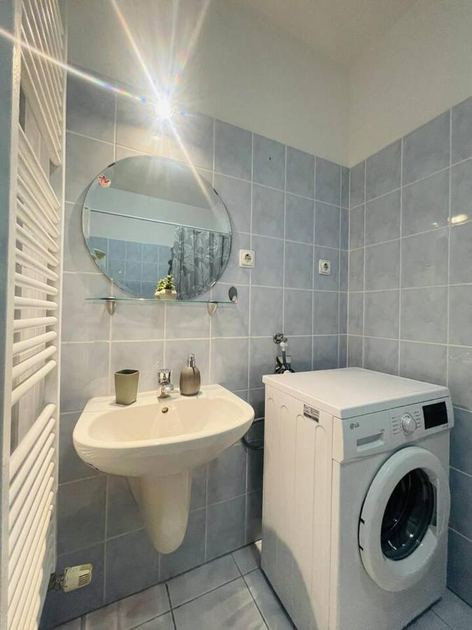 Central Studio Close To Andrassy Avenue For 4 Persons Budapest Eksteriør billede