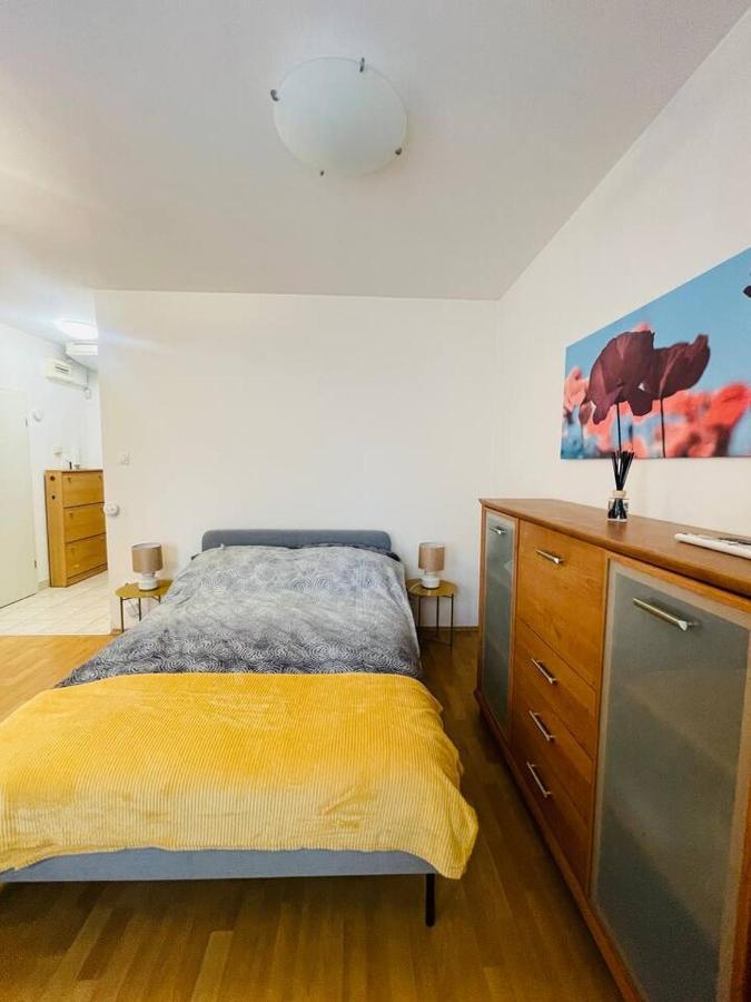 Central Studio Close To Andrassy Avenue For 4 Persons Budapest Eksteriør billede